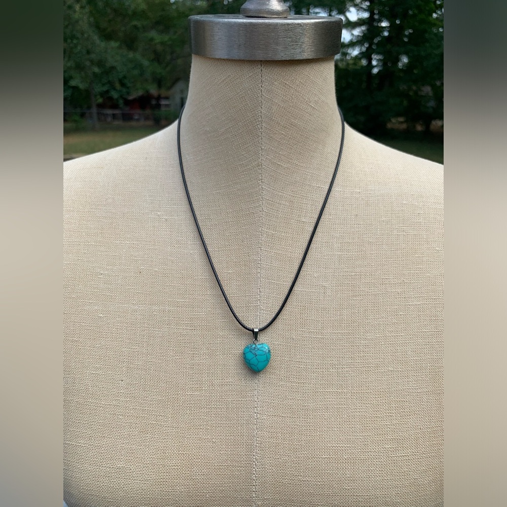 Handmade Genuine Stone Heart Amulet Necklace - Picture 8 of 12